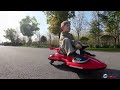 Video: Auto Elettrica per Bambini 12V Macchina Vorticar Piroettante 2 in 1 con Sterzo 360° Effetto Fumo Musica Luci LED Telecomando
