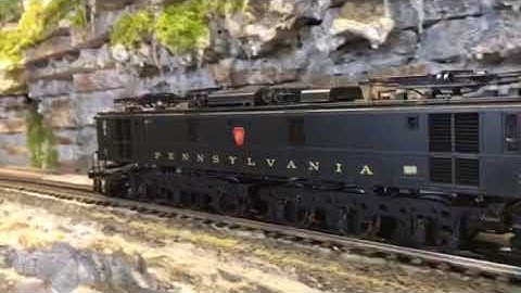 3rd rail prr FF-2 w/mth ps3 upgrade/Leds/cab interior/engineer figure