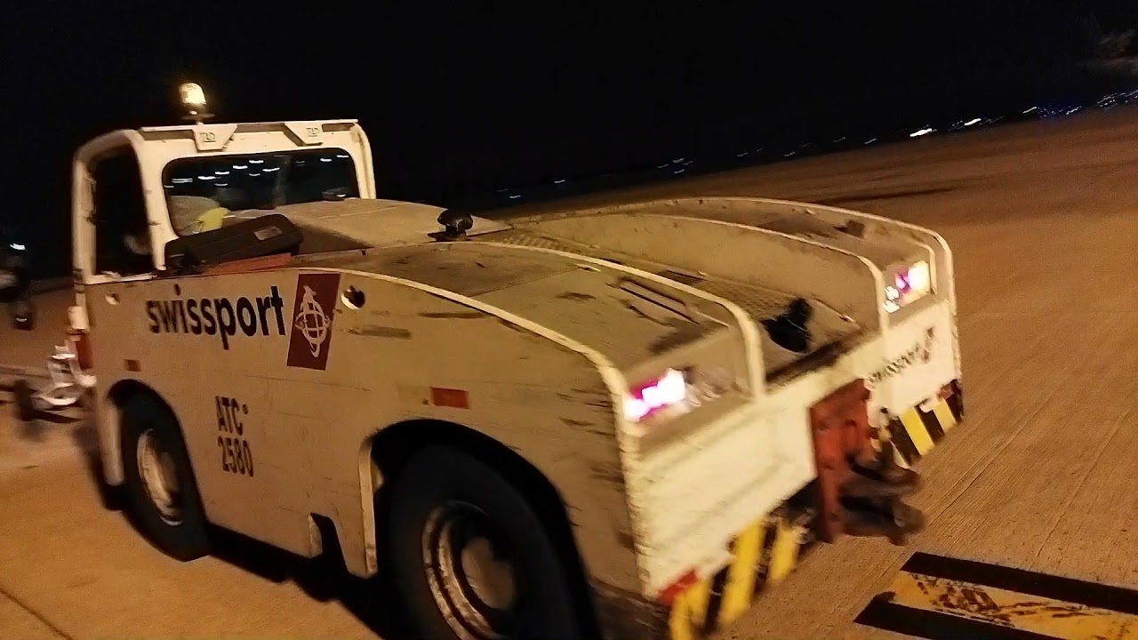 Treinamento de Push Back manobra de avião em rampa op. Fernando. 