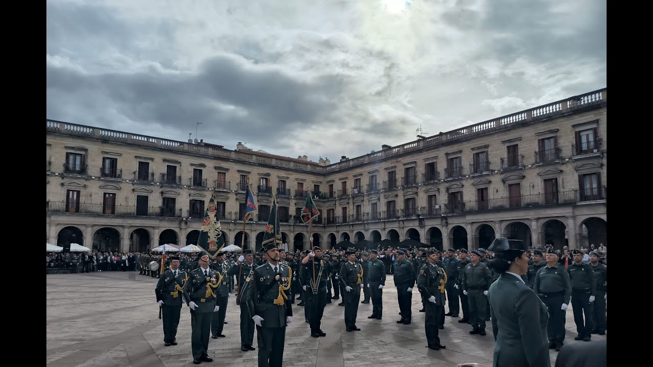 La Guardia Civil se luce en su 180 cumpleaños en el centro de Vitoria-Gasteiz