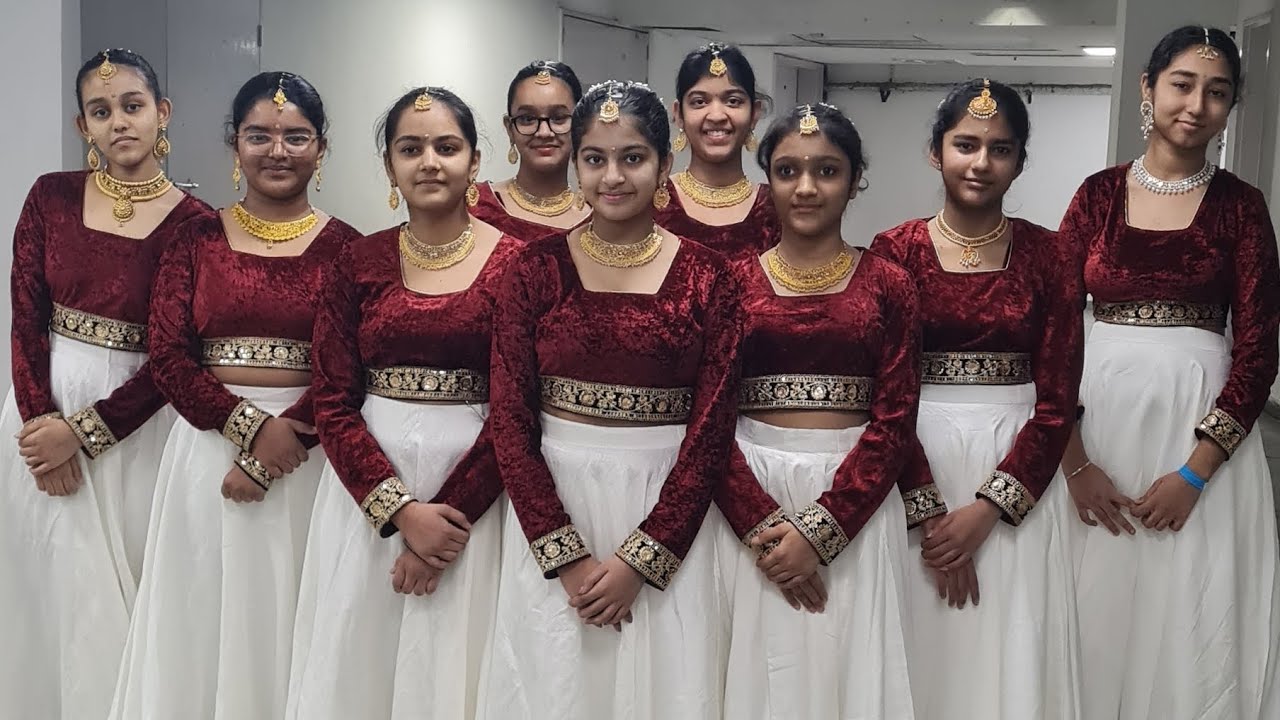 Dancing Divas|kathak  fusion |Shape of you |Indian Semi classical |Choreographer Smita 