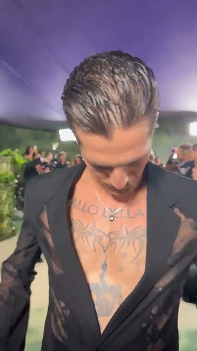 Damiano David Reveals His Nipple Ring On The Met Gala Carpet 👀👀🤭