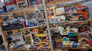 Let's search for Diecast Cars in this Diecast Goldmine! Diecast Hunting in Europe! 't Harde