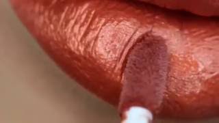 Crème de la Crumb Metallic Matte Lip Whip | Metallic Liquid Lipstick | Beauty Bakerie