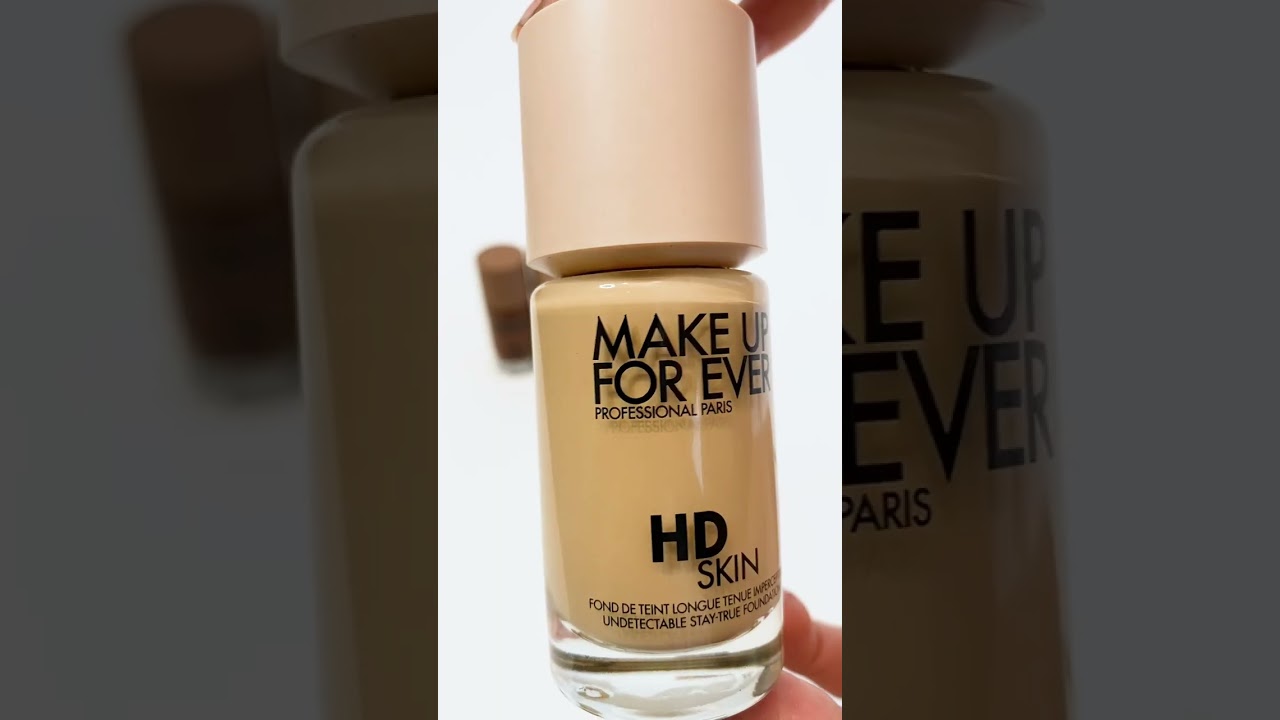 What is inside our makeup kit? | Online Makeup Academy #makeup #makeuplook #shorts