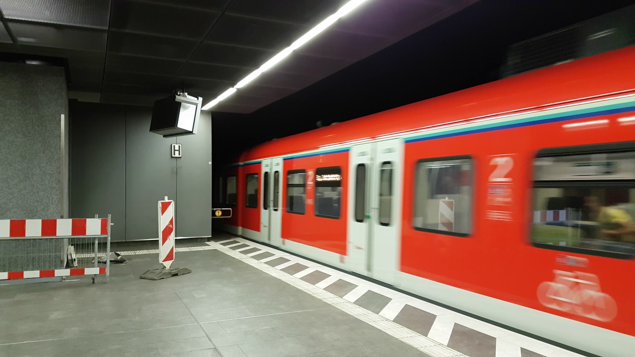 DB ET430 S8 Wiesbaden Hauptbahnhof Abfahrt Taunusanlage - YouTube