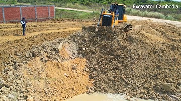 SHANTUI DH17C2 Bulldozer Working Moving Soil To Slope - Bulldozer Cutting Soil Removing To Slope