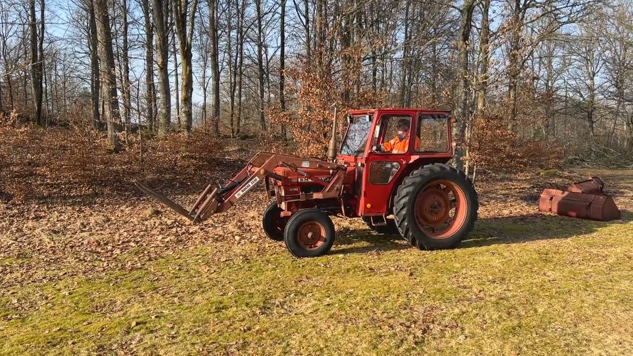 Traktor med lastare BM VOLVO T 430