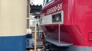 【EF65牽引、汽笛有】2025 9.11 EF65 2086号機+EH500-51号機 EH500-51号機のOM出場に伴う甲種輸送(大宮→東大宮操)が大宮駅11番線を汽笛鳴らして発車
