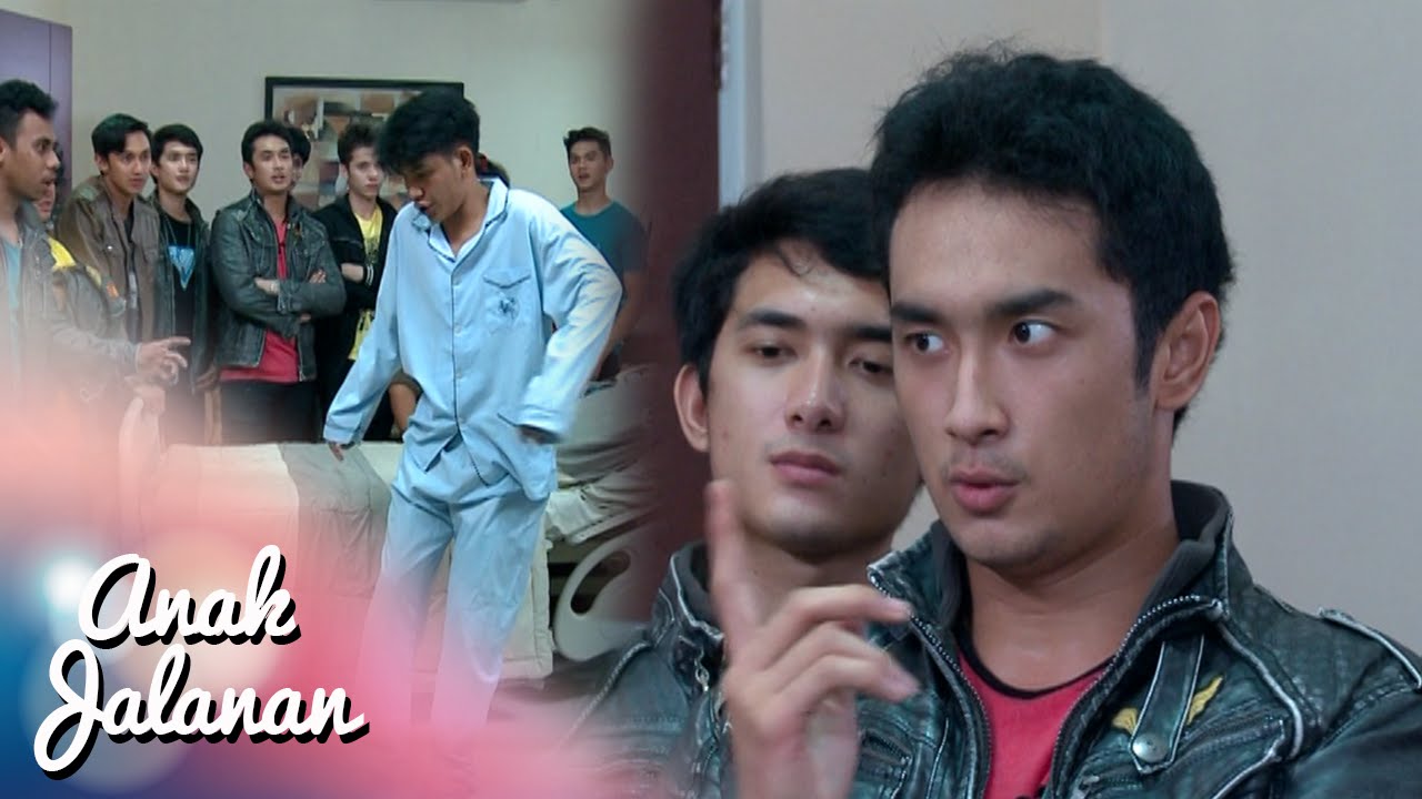 Iyan Gak Mau Ketinggalan Main Futshall Walau Sedang Sakit [Anak Jalanan] [18Mei 2016]