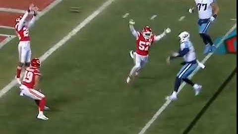 Titans quarterback Marcus Mariota throws a crazy touchdown pass to HIMSELF