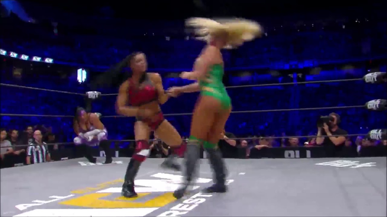 Big Swole (Ariel Monroe)- Discus Forearm