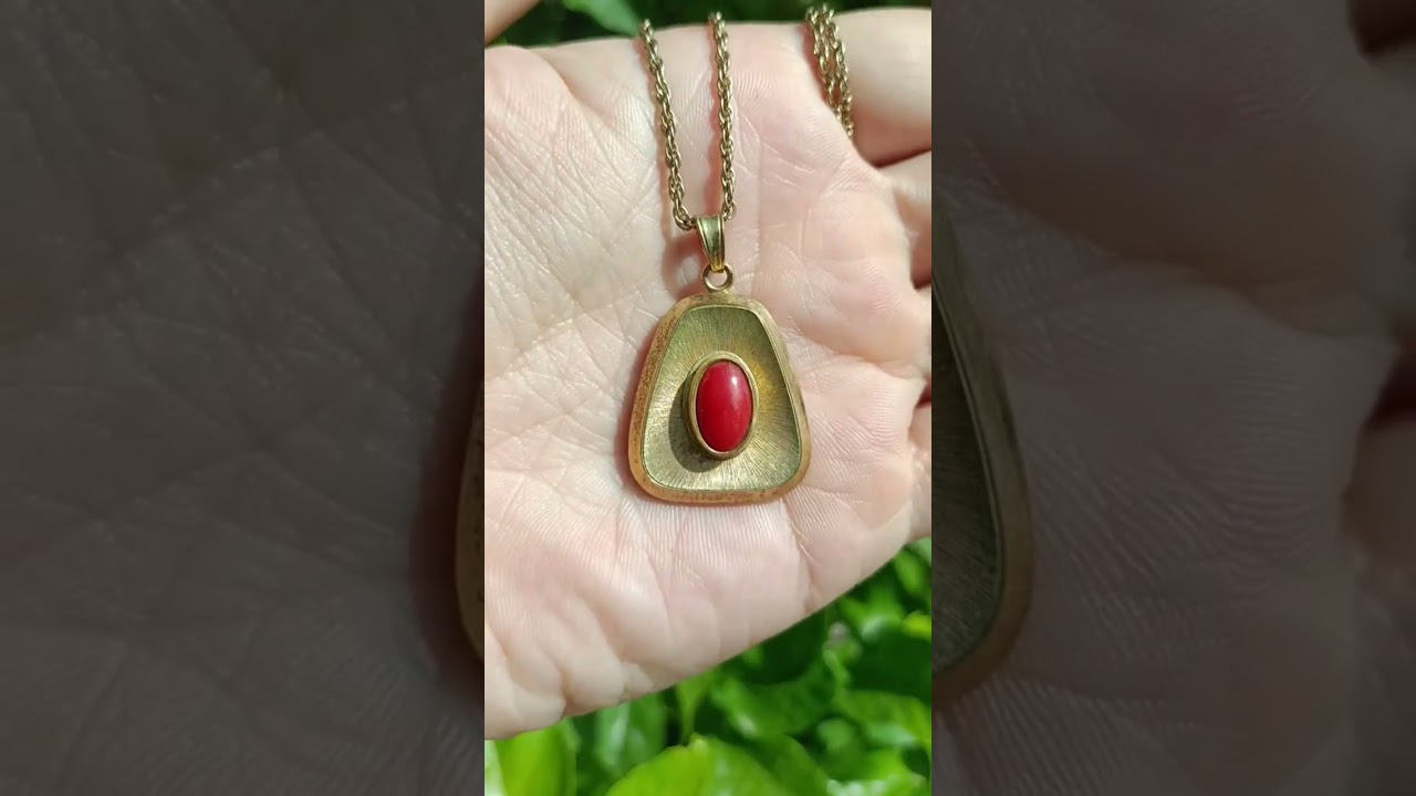 Оригинальное Ар Деко, натуральный коралл. Больше украшений на моем канале 👇. 