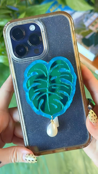 The phone accessory you never knew you needed, this one goes out to all my plant moms and dads 🪴