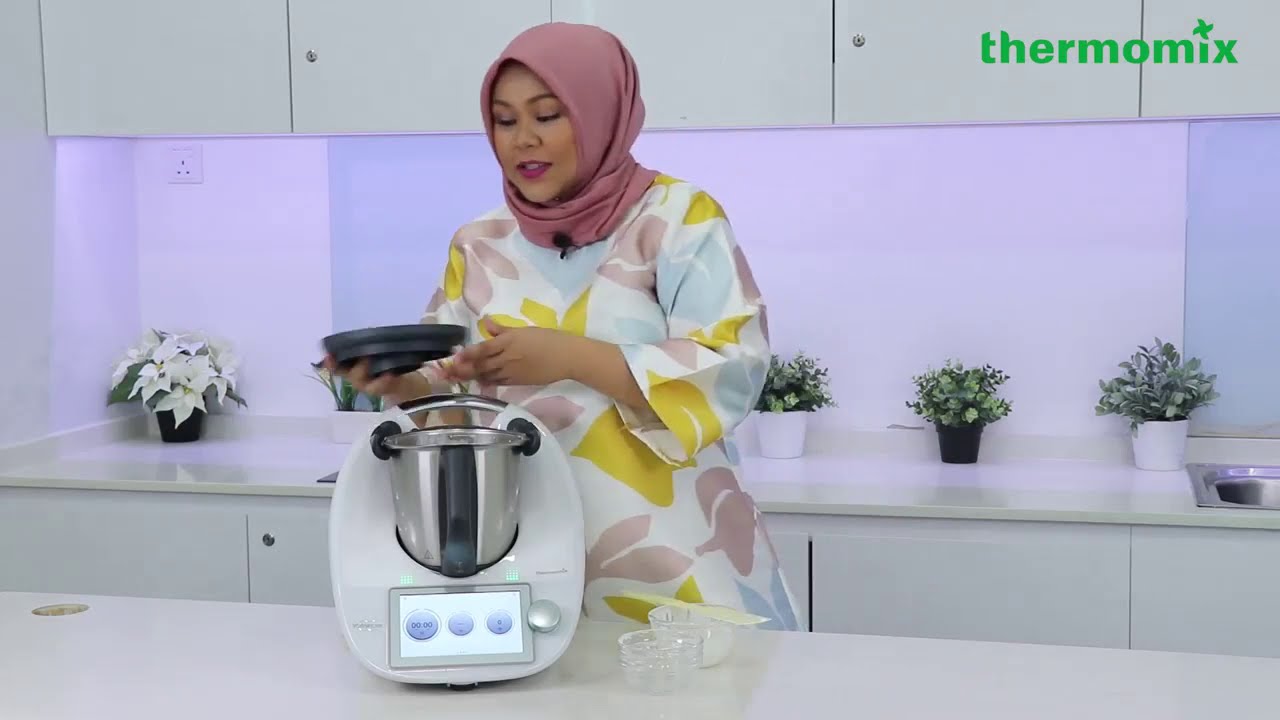Red Velvet Cupcakes by MasterChef Shamsydar (Thermomix® Singapore)