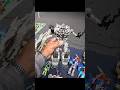 Un puesto con figuras de Transformers y Power Rangers en el Tianguis de San Juan