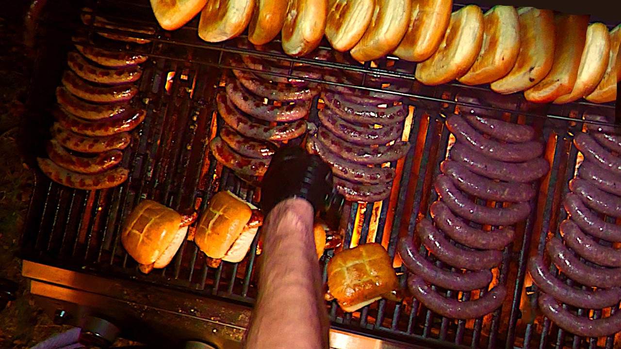 Лучшая немецкая колбаса на рождественской ярмарке | Уличная еда в Берлине, Германия