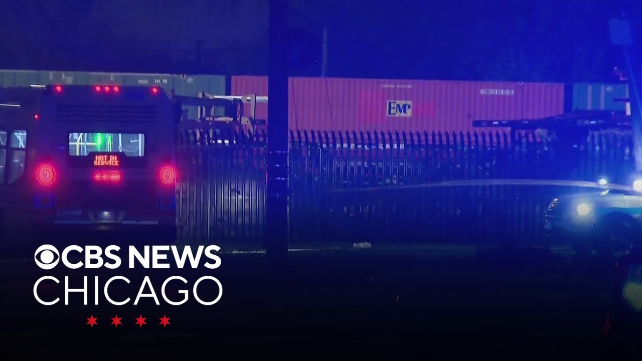 1 killed, 13 hurt in crash involving CTA bus on South Side - YouTube