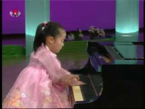 [Piano] Pak Su Yang - "Rainbow-Striped Jacket" {DPRK Music}