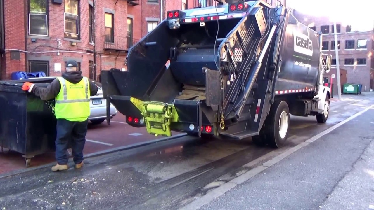Casella Waste Services 3658 ~ Freightliner FL70 New Way Cobra Rear ...