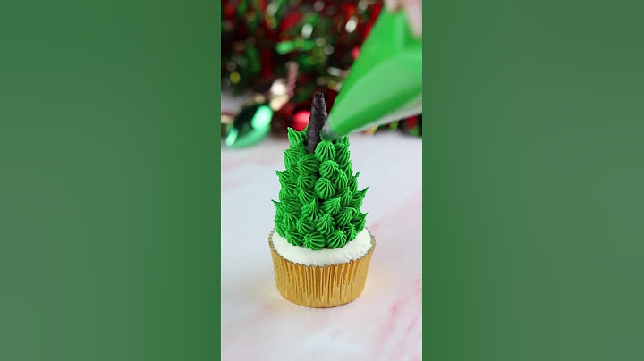 Holiday Desserts to Eat While Waiting for Santa!! Yummy Holiday Cakes, Cupcakes and More! #shorts