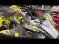 Collage du kit dco tonnycat sur le yfz450r