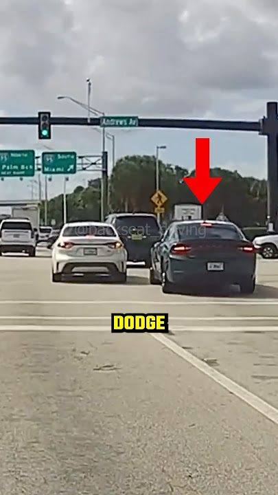 Stupid driver cuts off an undercover cop car