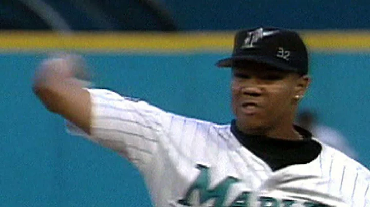 NLCS Gm5: Livan fans 15 in a complete-game victory