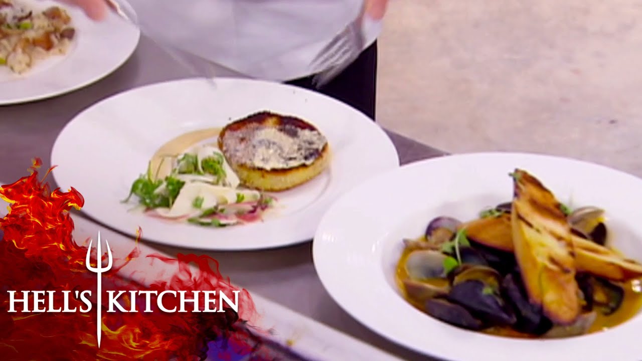 Gordon CANNOT Believe He Was Served A Burnt Crab Cake Hell's Kitchen