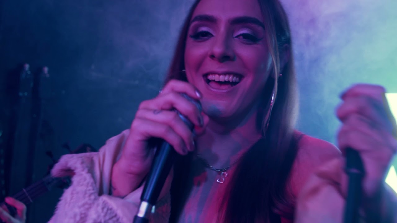 Jungle Julia - Highway Darling (Official Video)