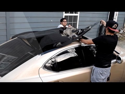 Come Vinyl Wrap tetto di un auto