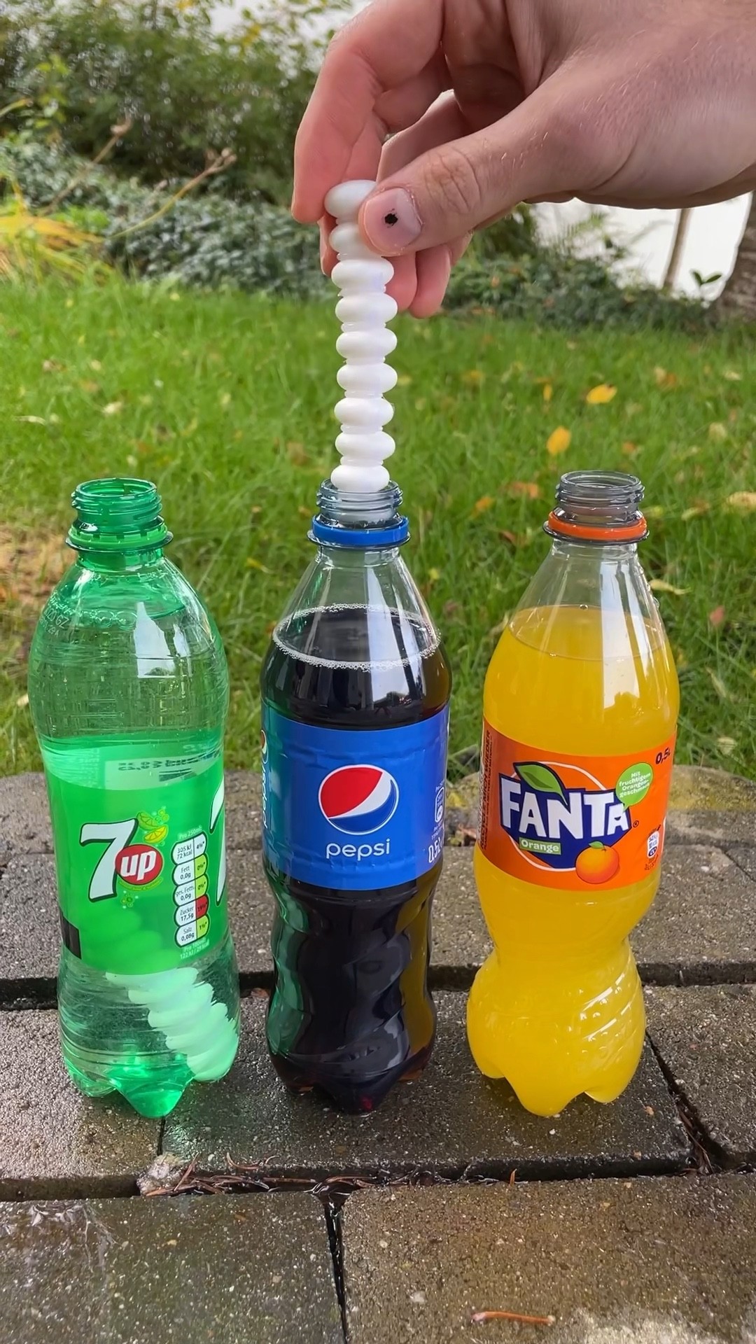 Coca Cola, Fanta,Sprite und Mentos |  Experiment #Shorts