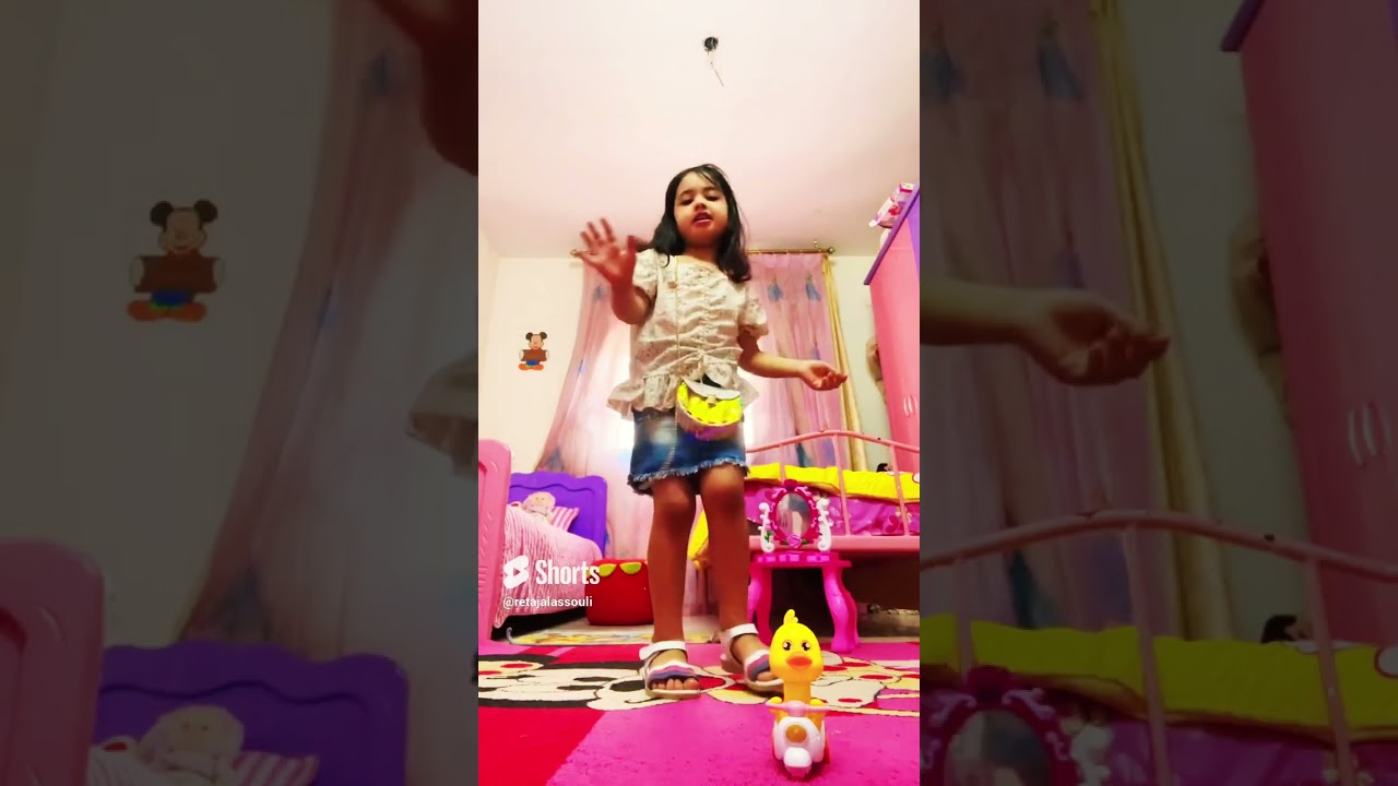 مخصماك وابعد عني انا مش طايقاك