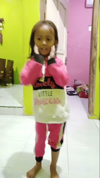 Diana lagi pengen nyanyi-nyanyi 🎙️