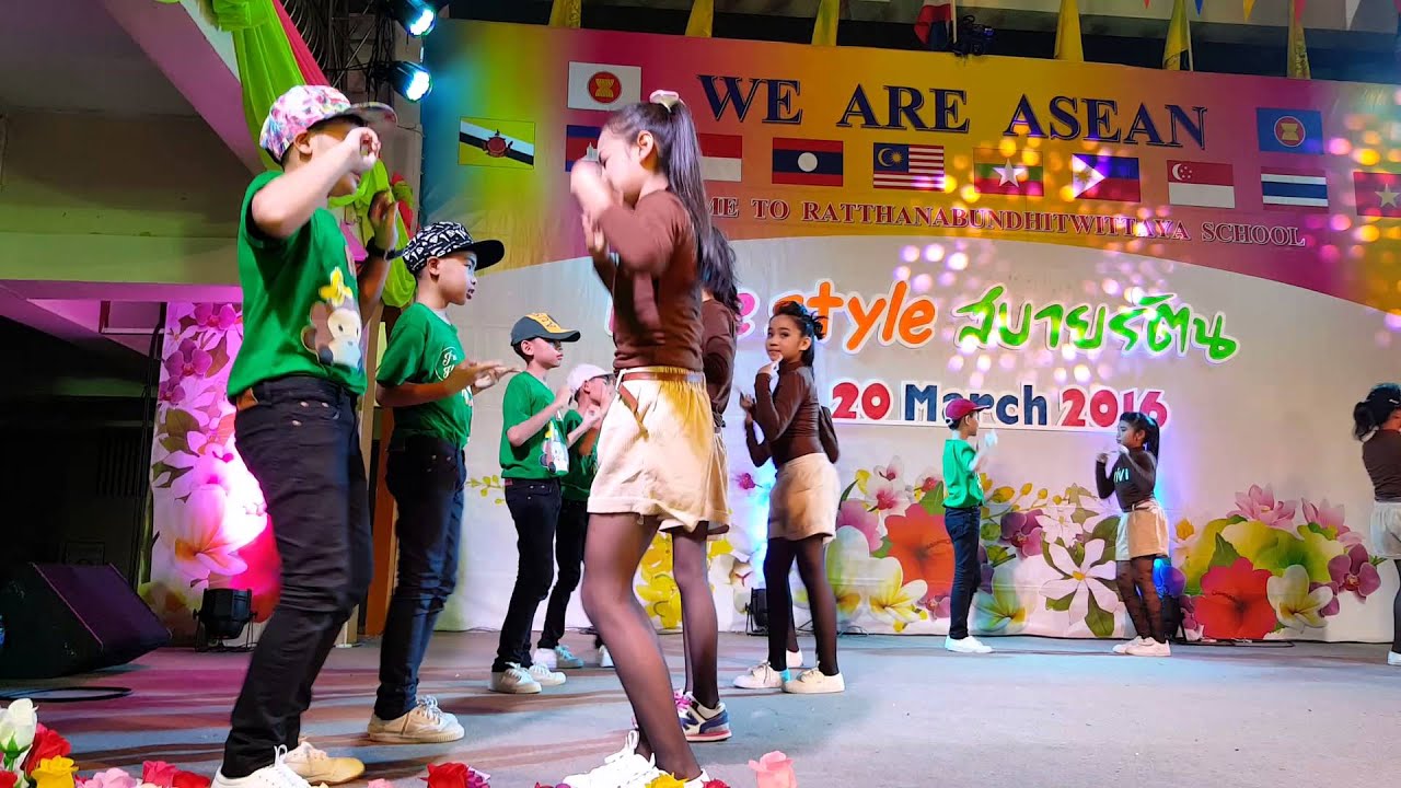 งานโรงเรียน เพลงแอบชอบเธอ ป.4