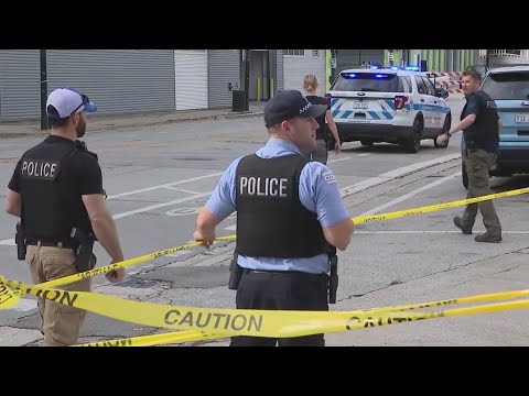 Man killed in shooting at Chicago Greyhound bus station - YouTube