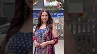 Evergreen Madhuri Dixit Spotted, Sets New Bar For Traditionals Bollywood N18S
