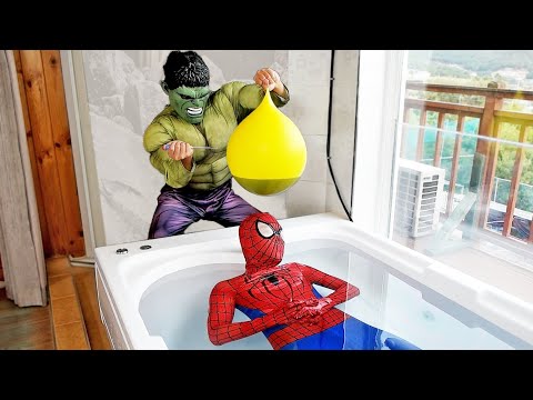 Spider Man Hulk İn The Pool BALLOON In COCA Cola PRANK