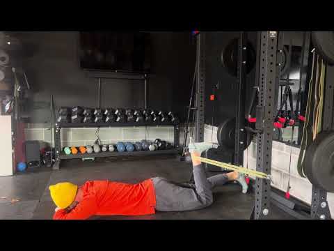 Band Prone Hamstring Curl Iso