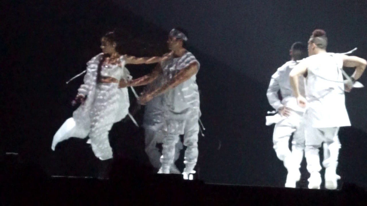 Ariana Grande - Touch It | St. Paul, MN 3/16/17