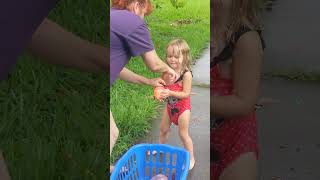 2017 07 18 Elidi Lexi Water Balloons