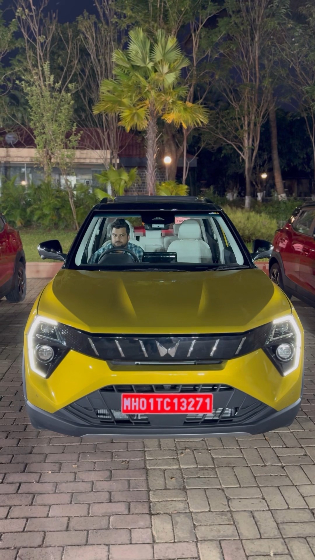 Mahindra XUV 3X0 Vs Tata Nexon Comparison in Tamil - Which One is Better Value for Money ?