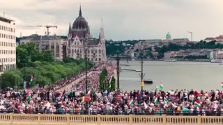 Marș pentru pace la Budapesta. Harkovul e va și pierdut. Presiuni uriașe asupra summit-ului NATO