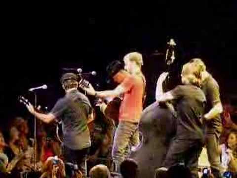 Dierks Bentley - Prodigal Son's Prayer (Live in Ta...