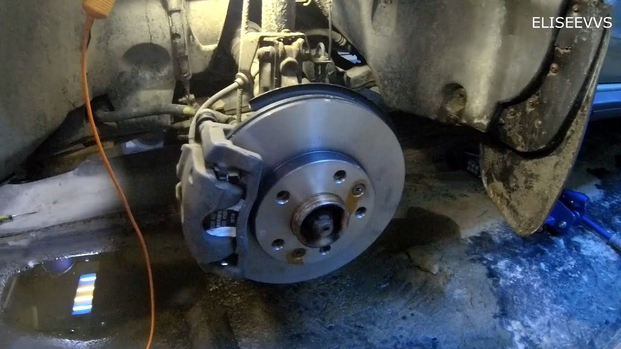 Замена колодок тормозных механизмов задних колес Renault Duster