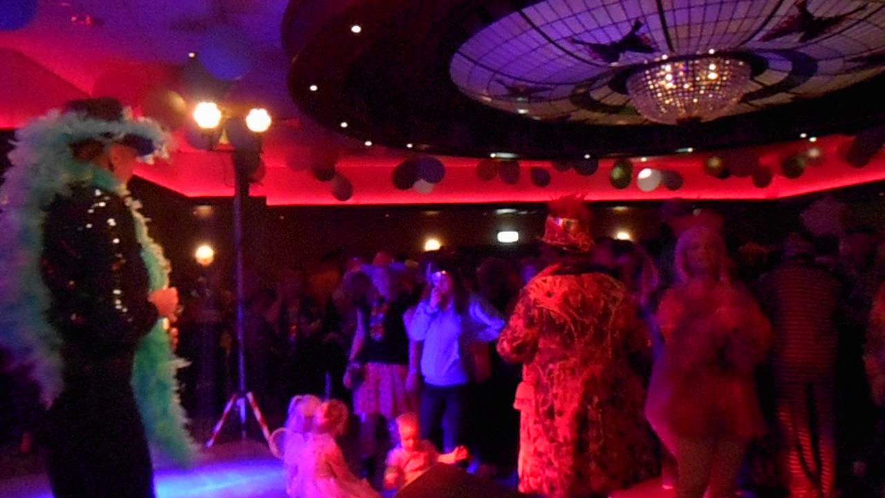 Ria Valk Oma wil een toyboy Herpen 2016 - YouTube