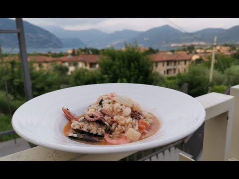 Wideo: Owoce Morza Po Włosku Z Pieczonymi Pomidorami