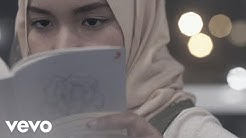 Fatin - Salahkah Aku Terlalu Mencintaimu (Official Lyric Video) (Video Lyric)  - Durasi: 4:00. 