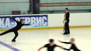 Plushenko.Разминка на льду с танцорами.Одинцово 4.09.11