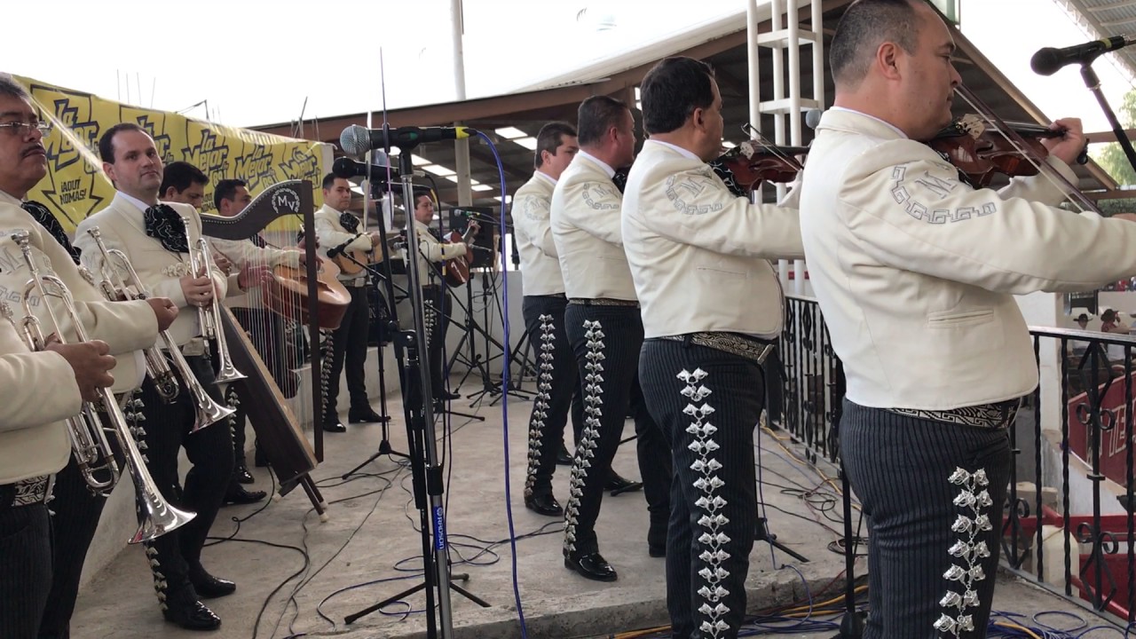 Jarabe tapatío Mariachi Vargas de Tecalitlán 05 de febrero 2017 Lienzo Charro Hermanos Ramírez Jarabe tapatío Mariachi Vargas de Tecalitlán 05 de febrero 2017 Lienzo Charro Hermanos Ramírez